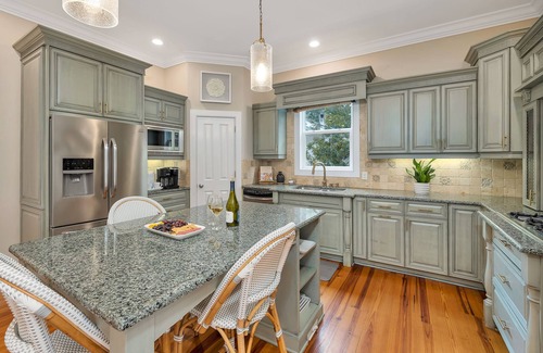 East Beach House | Luxury Coastal Escape: 6BR East beach Estate w/Pool & Shuffleboard