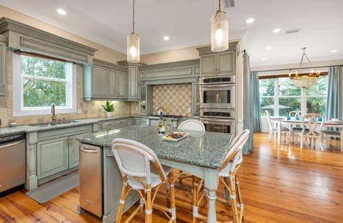 East Beach House | Luxury Coastal Escape: 6BR East beach Estate w/Pool & Shuffleboard