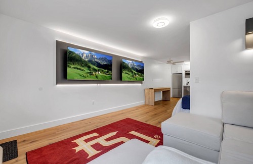 College Town Condo | Luxury Condo by Stadium — Unbeatable Location! 2 minute walk to stadium!