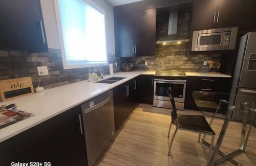 Calgary House | Luxury Condo For Rentn