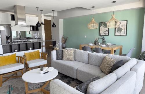 Financial District Apartment | Luxury Condo in Lobby33 near Andares By Bamboo