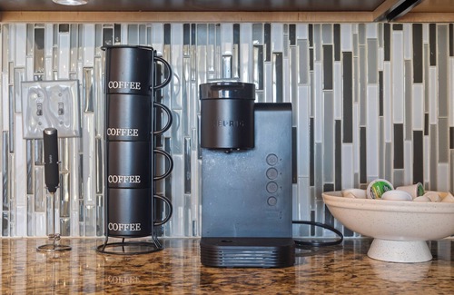 Downtown Omaha Condo | Luxury condo in Midtown Crossing on 8th floor with breathtaking city park views