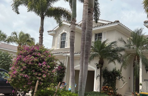 Marbella Lakes Condo | Luxury condo inn the heart of Naples, 3/2, community pool and fitness center