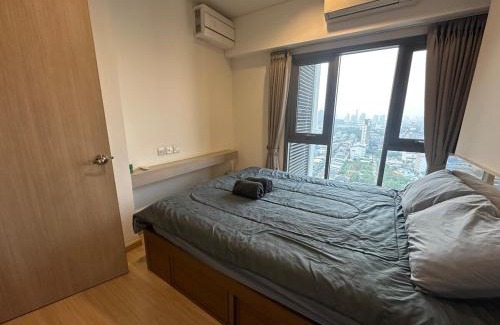 Bang Chak Apartment | Luxury condo - BTS Punnawithi - Pool, Gym, Sauna