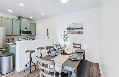Juneau Condo | Luxury Condo with AC, Laundry, Bidets, etc. Well Stocked!