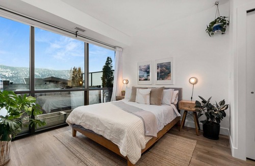 McKinley Condo | Luxury Condo with Hot tub and Fire Pit and Pool