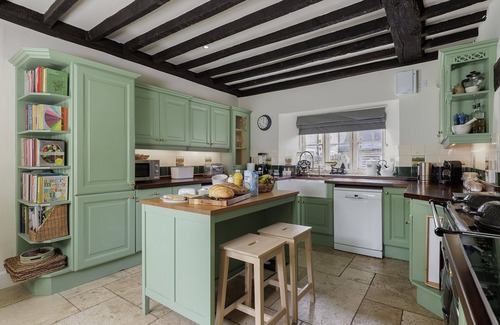Aldsworth Cottage | Luxury Cotswold Holiday Home - Green Farm House
