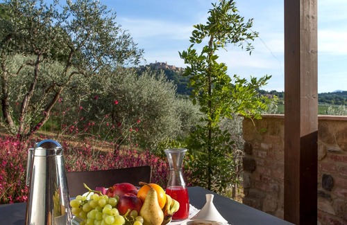 Montepulciano Cottage | luxury cottage-shared pool-unique landscape view