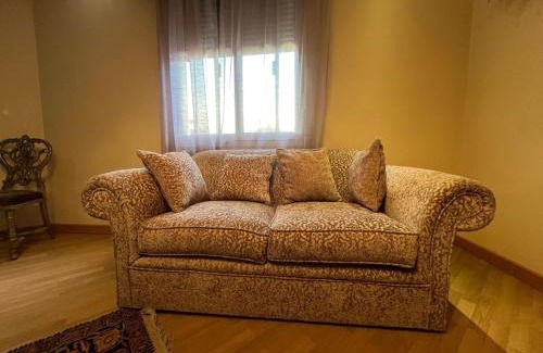 Al Duqqi Apartment | Luxury Cozy 2BR in Mohandessin