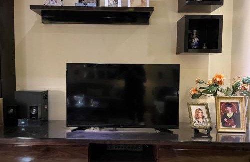 Al Duqqi Apartment | Luxury Cozy 2BR in Mohandessin