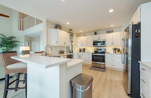 Crown Pointe House | Luxury Crown Pointe pool & lake view home minutes to beaches & Old Naples