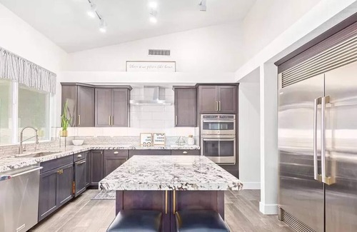 Mesa House | Luxury Desert Retreat – Heated Pool & Game Rm!