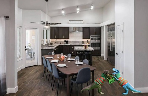 Mesa House | Luxury Desert Retreat – Heated Pool & Game Rm!