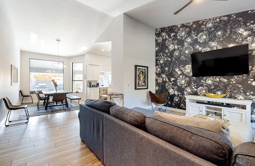 Arabian Crest House | Luxury desert stay with pool, grill, unique soaking tub, pool table, W/D, & AC