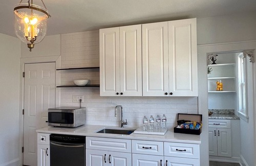 Brooklawn - St. Vincent Apartment | Luxury Designer 2 bedroom+office/3bed vacation home.