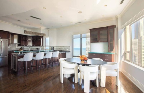 Rush and Division Apartment | Luxury Designer Penthouse Combo | NW | Gold Coast