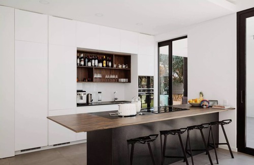 Cascais Villa | Luxury designer villa 2023 448 sq.mn and 2000 sq.mn of landn4 min golf nn