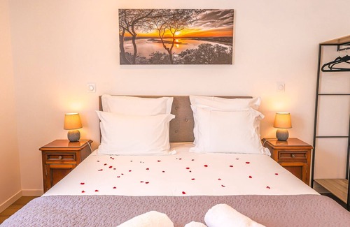 Montebourg Bed & Breakfast | Luxury detached house