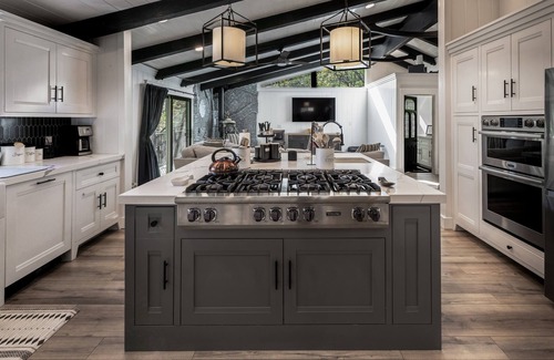 Lake Arrowhead House | Luxury dog friendly, lakeside escape w/private hot tub & grill - walk to lake