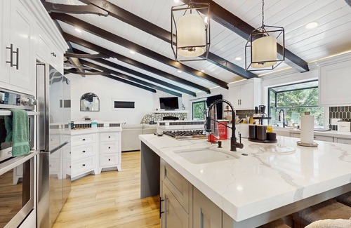 Lake Arrowhead House | Luxury dog friendly, lakeside escape w/private hot tub & grill - walk to lake