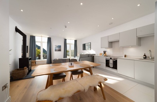 Lynton Apartment | Luxury, dog friendly, two bedroom holiday apartment sleeping four with sea views in Lynmouth