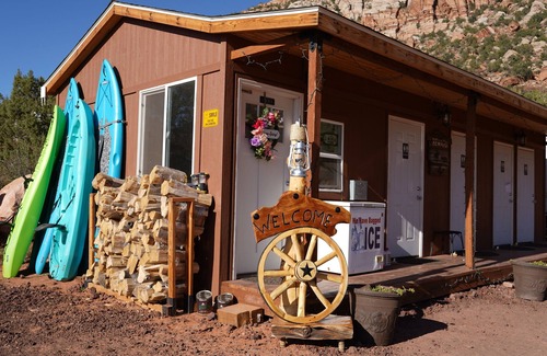 Hildale RV Rental | Luxury Double Queen Tent at Zion View Camping