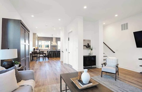 Lockerbie Square House | Luxury Downtown/Chatham Arch BoHo-style Townhome