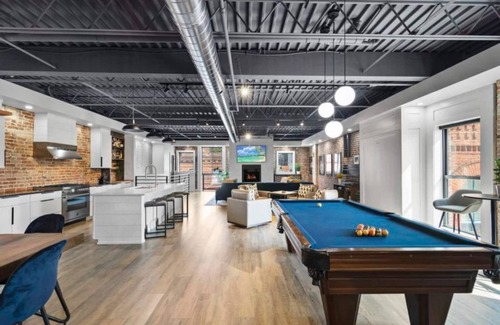 Kansas City Condo | LUXURY Downtown Penthouse & Private Rooftop Deck