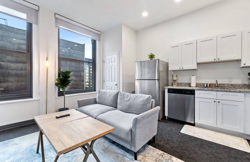 Downtown Pittsburgh Apartment | Luxury Downtown Spot Just Minutes to the Game!