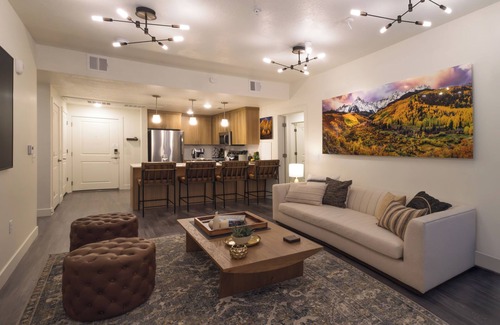 Downtown Salt Lake City Apartment | Luxury Downtown 2 Bd 2 Ba Suite - Rooftop Terrace, Steps to Delta Center & More!