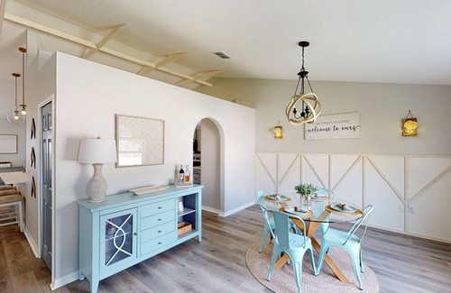 DeLand House | Luxury Dream Home Near Downtown