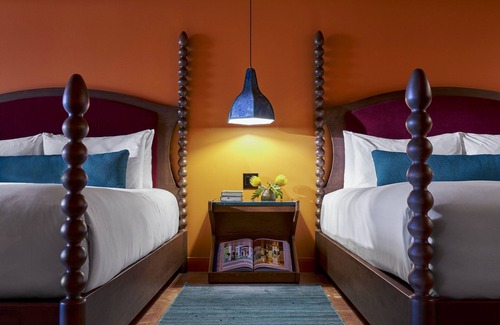 Coconut Grove Hotel | Luxury Eden in Miami: Dive into Rooftop Pool & Enjoy Spa Services | 4 Units