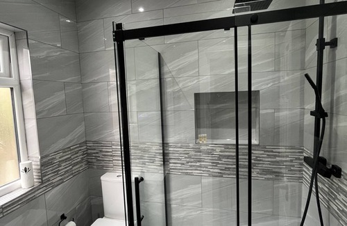 East Ham North House | Luxury Ensuite Room in London(Parking on Premises)