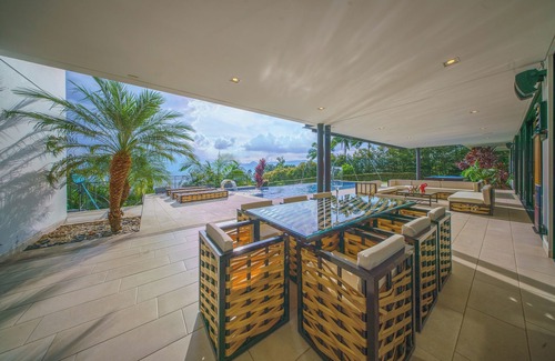 Buenos Aires Villa | Luxury Entertainment Mansion - 6 Bedroom, Heated Pool, Jacuzzi, Gym, Maid/Cook