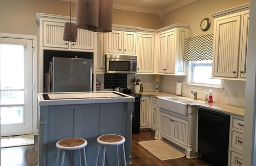 Rogers House | Luxury Escape close to Pinnacle Hills Promenade