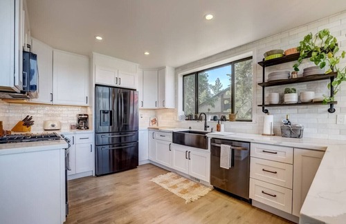 Zephyr Cove Villa | Luxury Estate | Hot Tub & Lake Views | Sleeps 8