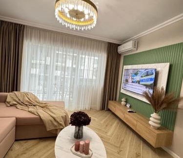 Iasi Apartment | Luxury Evergreen Towers by Glam Apartments