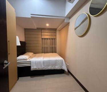 Bonifacio Global City House | Luxury Executive Suites 3 Bedroom Condo Uptown Parksuites Tower 1