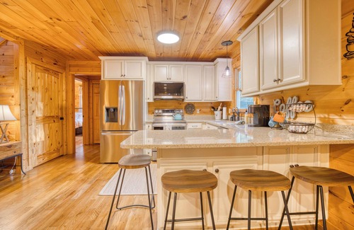 Ellijay Cabin | Luxury Fall Cabin Creekside + Game Room