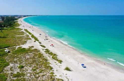 Bradenton House | Luxury Family Cottage Near Beach Perfect for Holidays