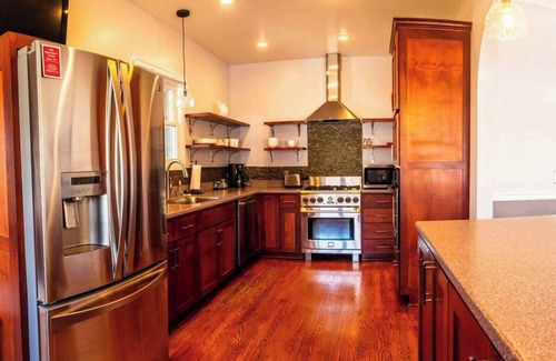 Cody House | Luxury Family Stay in Downtown Cody Sleeps Up to 16