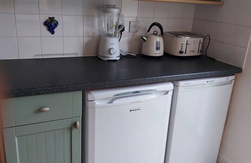 Beddington North House | Luxury Family Three Bedrooms Semi-Detached House