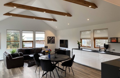 Reykholt House | Luxury farmhouse w/hot tub