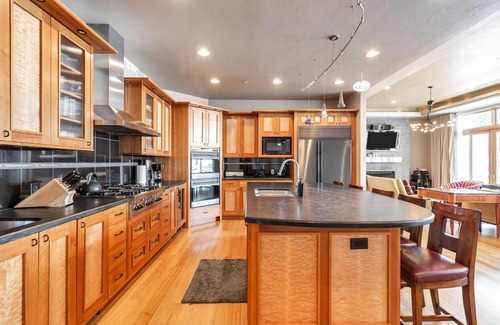 Salt Lake Mountain Resorts House | Luxury for the Powder Hound, ski-in/out to Snowbird