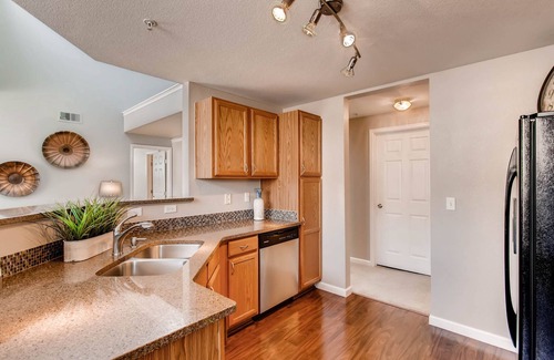 Englewood Condo | LUXURY FURNISHED CONDO NEAR DTC, DISH NETWORK & STARZ CORPORATE, & CENT AIRPORT