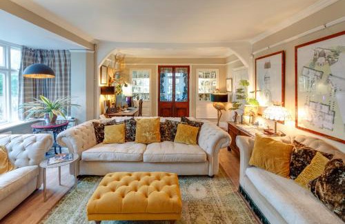 Bromsash Villa | Luxury Georgian Villa and Coach House 18 Guests