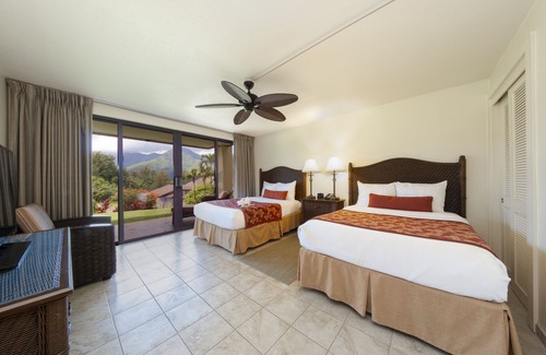 Princeville Hotel | Luxury Getaway in Princeville! Swimming Pool, Full Kitchen!