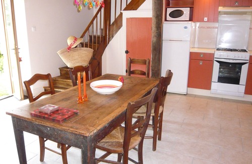 Boisse Cottage | Luxury gite for adult couples, peaceful, open views, large swimming pool