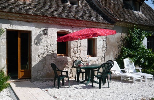 Boisse Cottage | Luxury gite for adult couples, peaceful, open views, large swimming pool