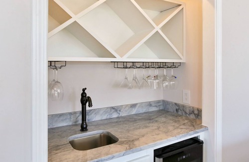 Lake Charles House | Luxury Golf Course Home on Cul de Sac near Casinos